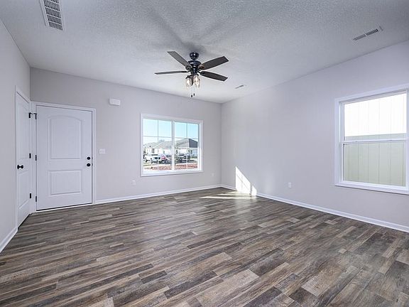 4th image of 1491 Fall Creek Dr