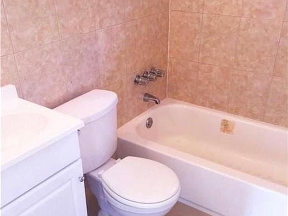 4th image of 1470 NE 152nd Ter