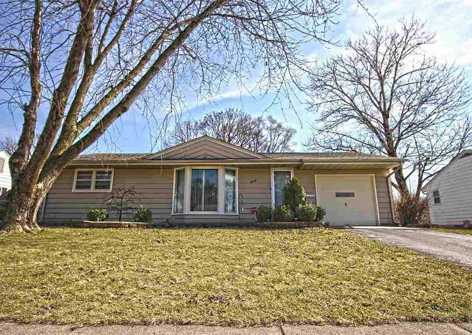 1st image of 2733 Broadmoor Dr