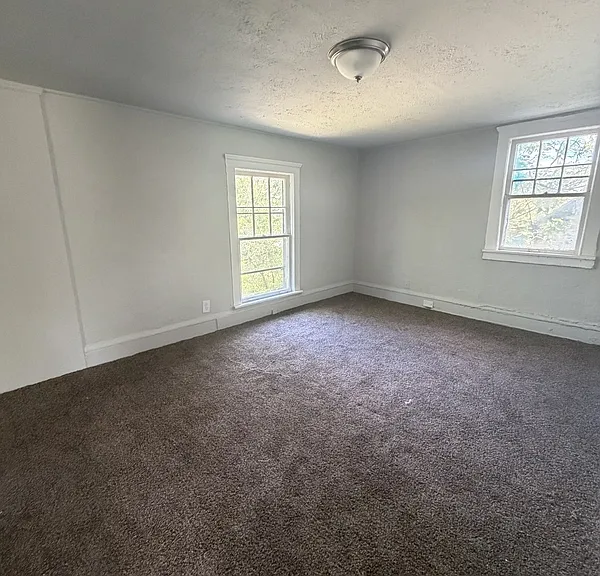 12315 Revere Ave — Photo 7