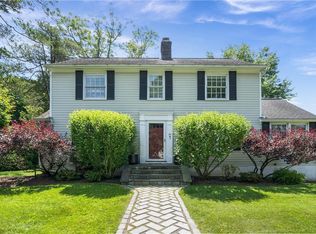 35 Earlwoode Dr, White Plains, NY 10606