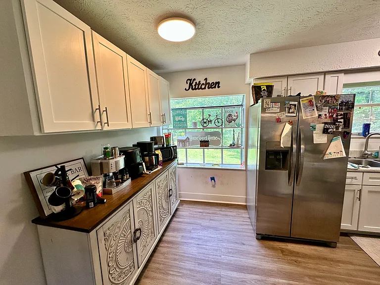 10117 Wolf Den Ln — Photo 6