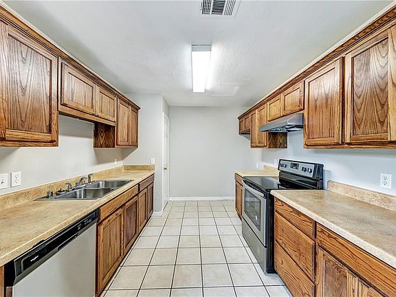 2nd image of 2950 Lawndale Dr