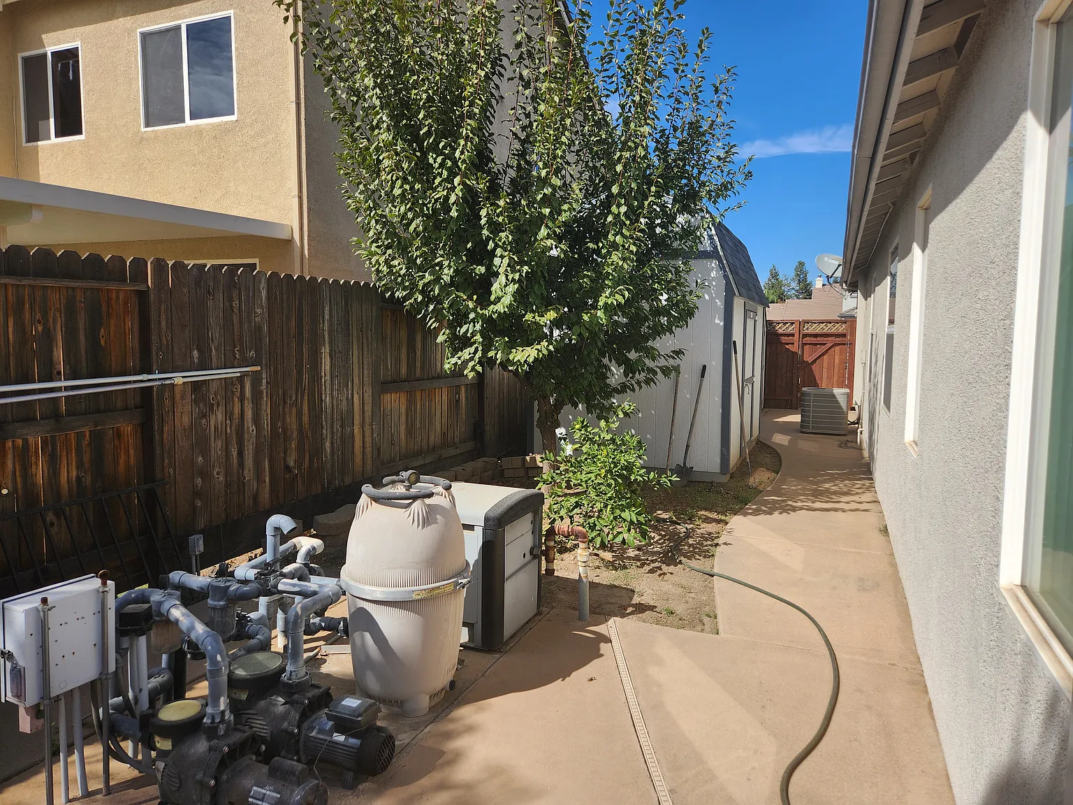 3 bed, 1811 sqft, $3,000 — Photo 2