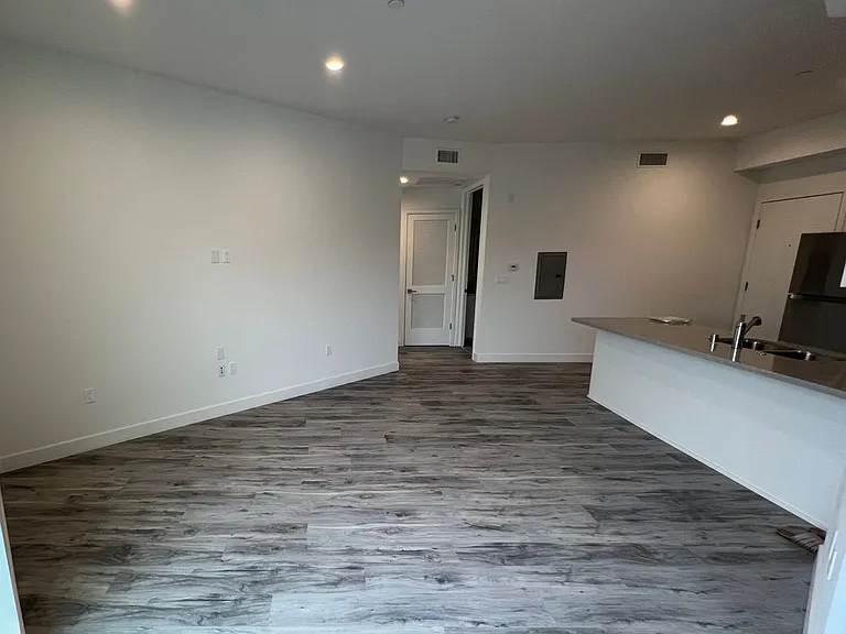 Bunker Heights Apartments — Photo 23