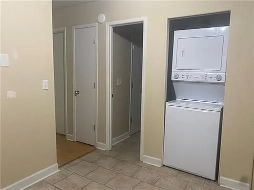 2 bed, 2.0 bath, 6400 sqft, $1,200 — Photo 3