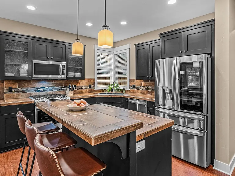 2333 NW Lolo Dr — Photo 8