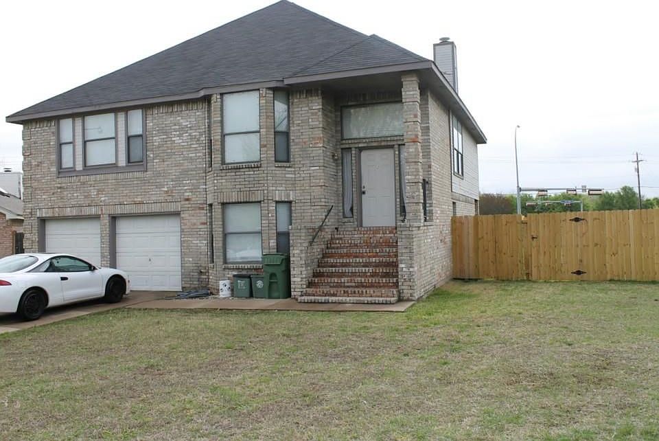 1st image of 1810 Portsmouth Dr