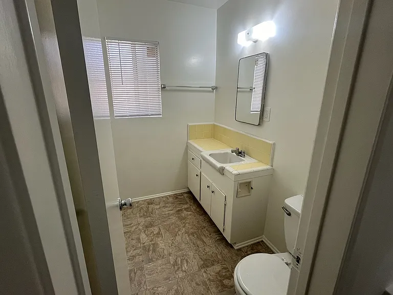 1959 Cedar Ave #1 — Photo 10
