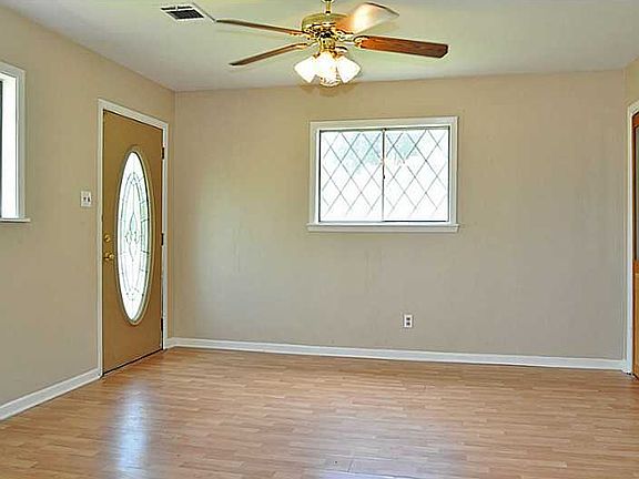 4th image of 1323 Meadowview Dr