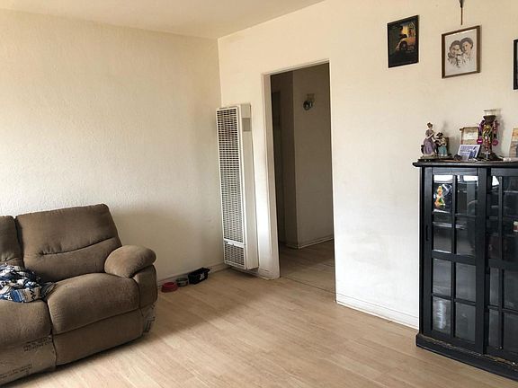 3rd image of 7629 Acapulco Ave