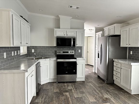 5th image of 27 Nyborg Ave #27