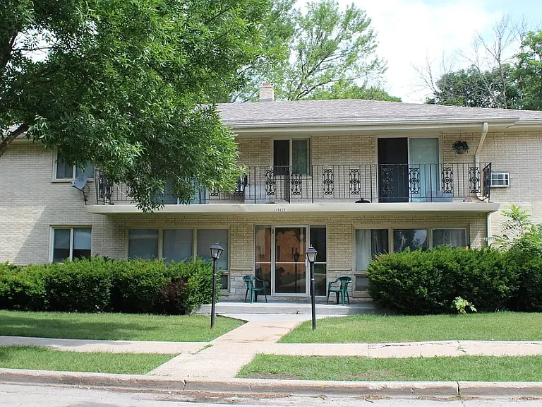 10112 W Sharon Ln #3 — Photo 11