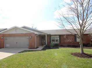 712 Deerfield Dr, Swansea, IL