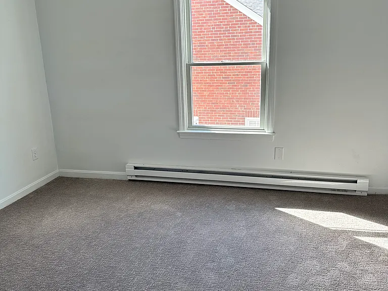 257 Main St #B — Photo 11