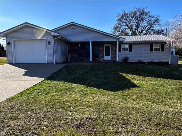 281 S 4th St, Byesville, OH 43723