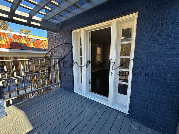 3rd image of 2733 Campbell St #201