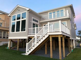 42 Grandview Dr, Shirley, NY 11967