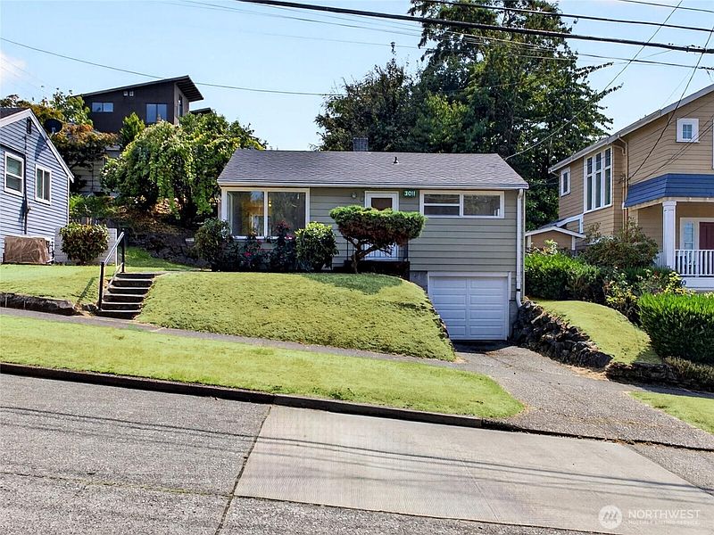2nd image of 3011 E Pine Street