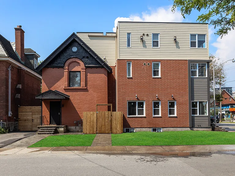 296 A Nelson St — Photo 1