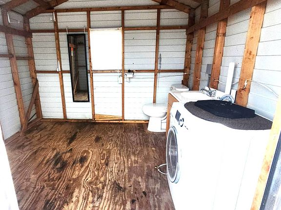 4th image of 377 Eagle Dr