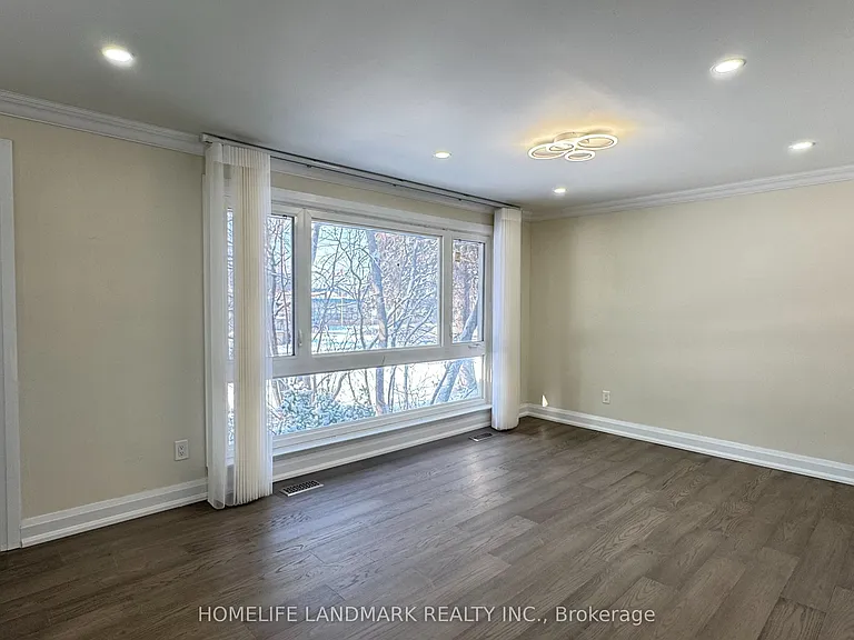 95 Sussex Ave #MAIN — Photo 2