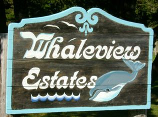 230 Breakwater Dr, Crescent City, CA 95531