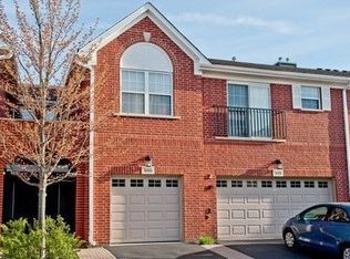 935 Kensington Dr UNIT 7-A2, Northbrook, IL 60062