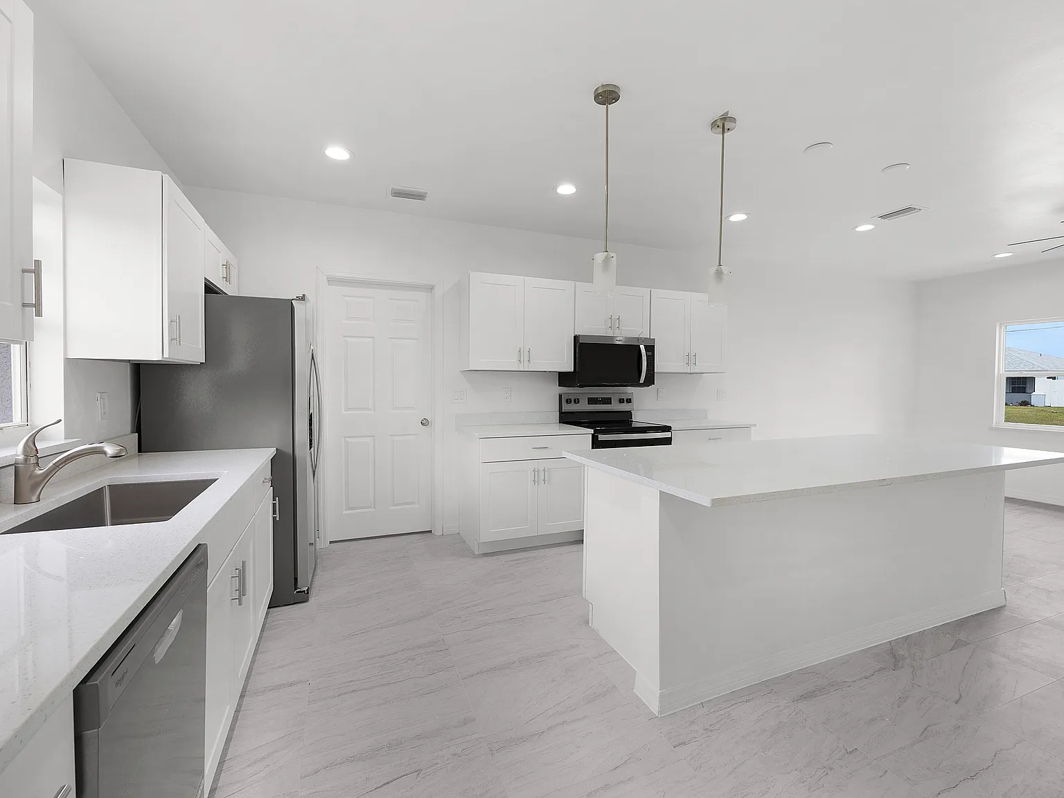 3 bed, 1101 sqft, $1,850 — Photo 4