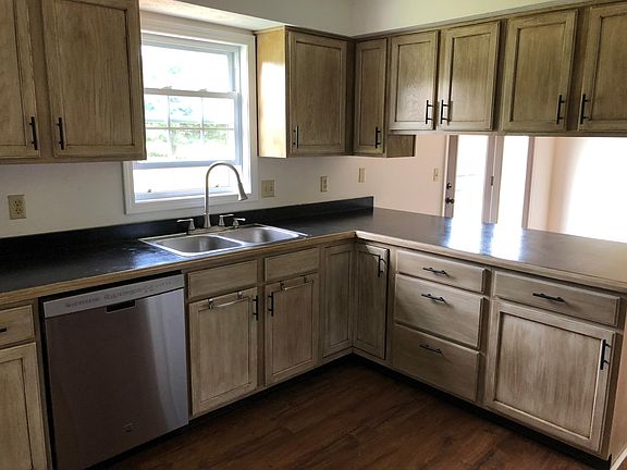 13  by 13  kitchen. Kenmore Elite very quiet.
