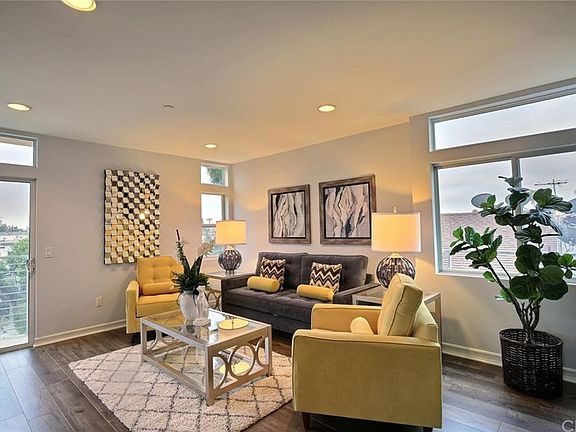 3rd image of 3509 S Keystone Ave #301