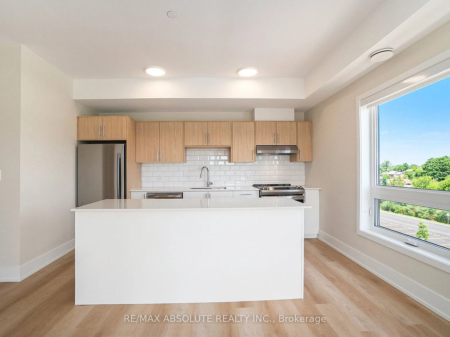 2 bed, $2,600 — Photo 2