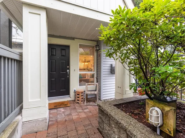 1073 Lynn Valley Rd #18, North Vancouver, BC V7J 1Z6