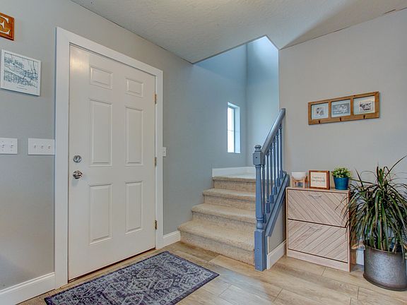 4th image of 8107 Hudson Dr