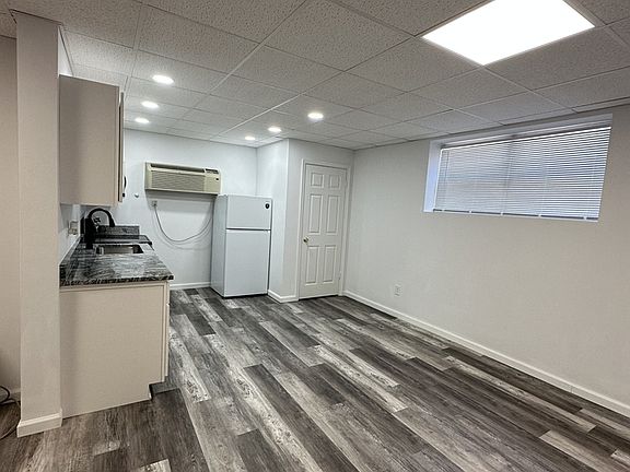 2nd image of 115 E Middle St APT 2