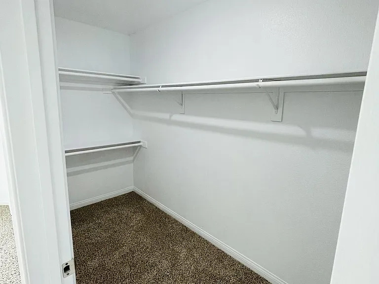 1922 Kelly Ave #2 — Photo 11