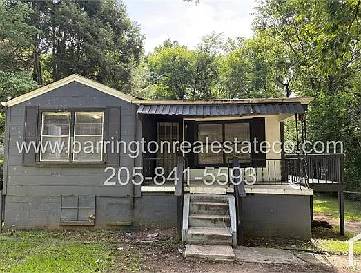 1109 Oakwood St — Photo 1