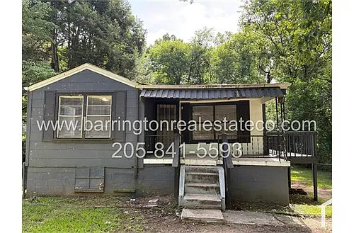 1109 Oakwood St Photo 1