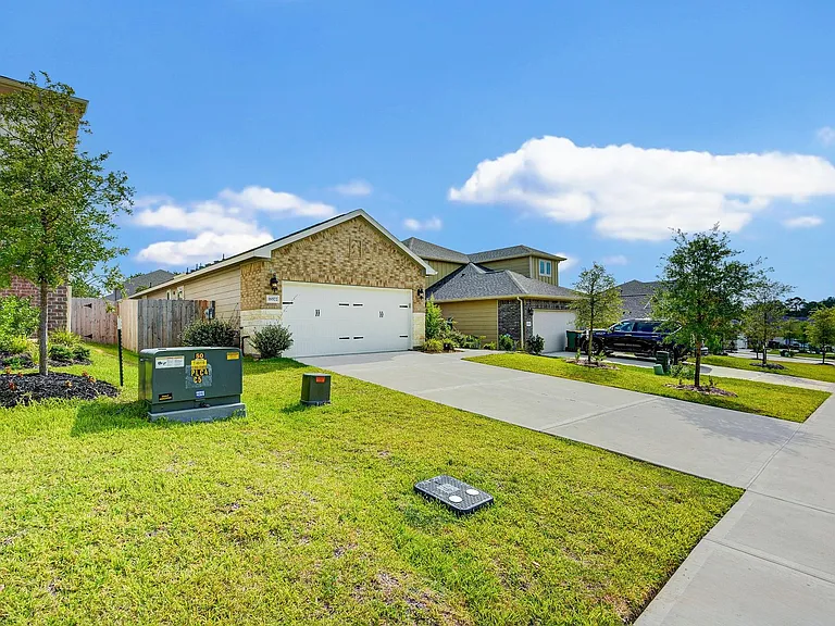 18572 Meadow Point Ln — Photo 2