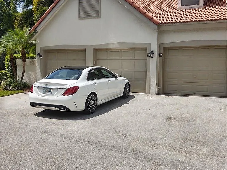 5801 Coach House Cir #B — Photo 29