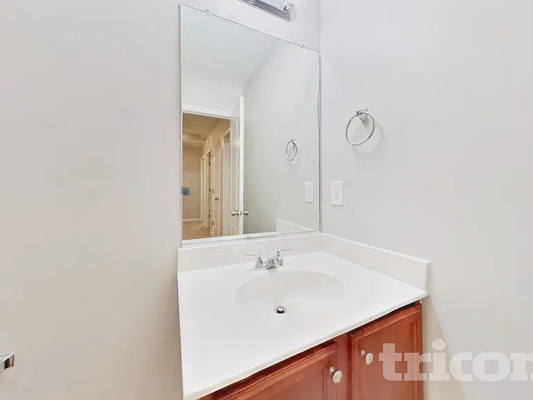 1559 Weatherend Dr — Photo 11