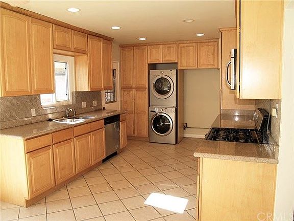 5th image of 20836 Brighton Ave