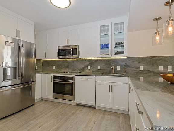 4th image of 2901 S Bayshore Dr APT 10F