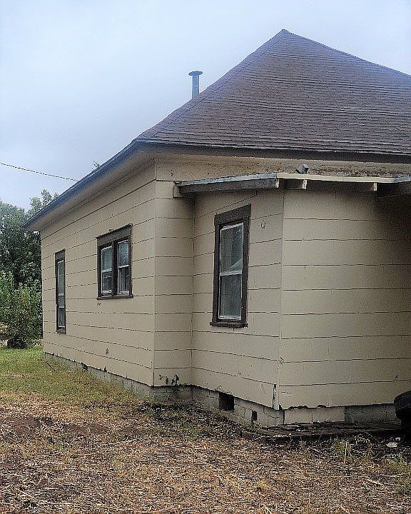 501 W D St, Munday, TX 76371 Zillow