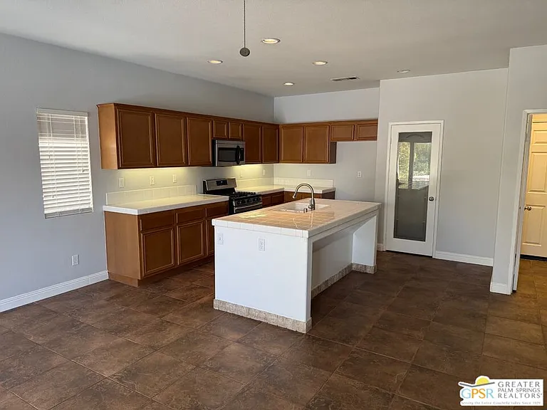 64224 Silver Star Ave — Photo 3