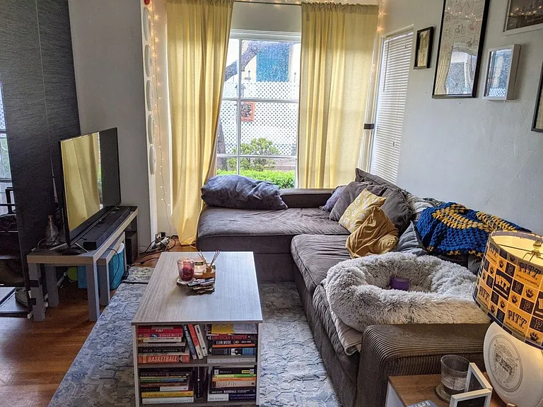 *2741 C Street — Photo 9