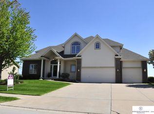 16213 Jaynes St, Omaha, NE 68116