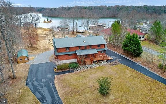 3rd image of 476 Overton Dr