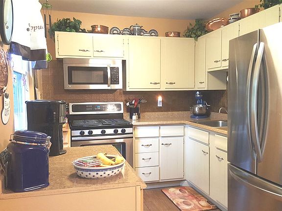 4th image of 8 Cobbler Ct
