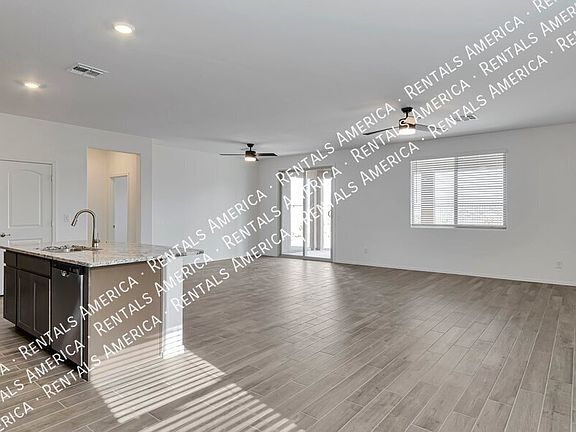 4th image of 8905 E Pantano Bluff Dr
